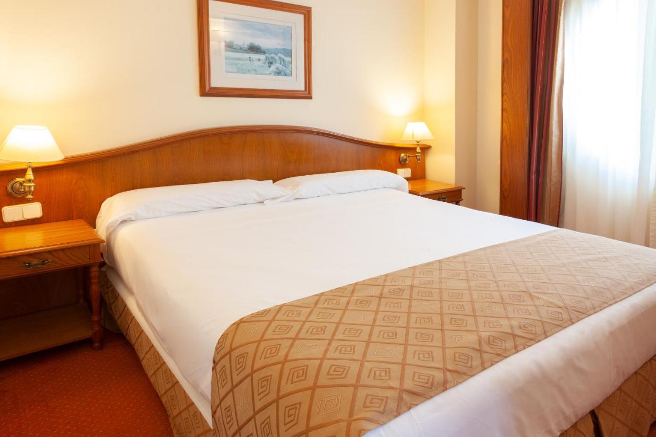 Hotel Hoyuela Сантандер Екстериор снимка