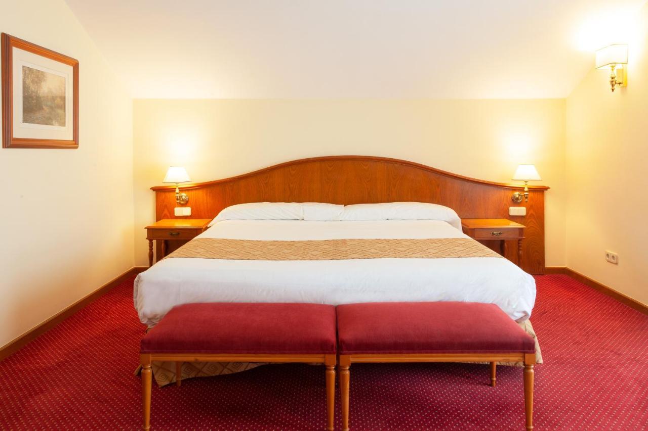 Hotel Hoyuela Сантандер Екстериор снимка