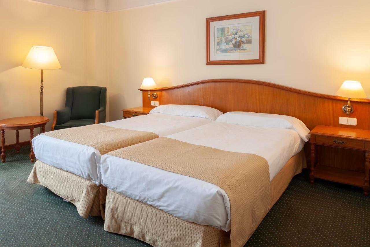 Hotel Hoyuela Сантандер Екстериор снимка