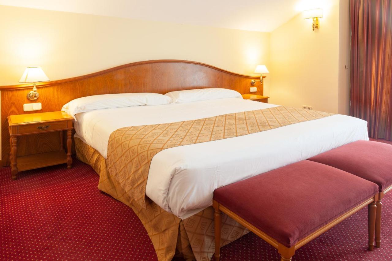 Hotel Hoyuela Сантандер Екстериор снимка