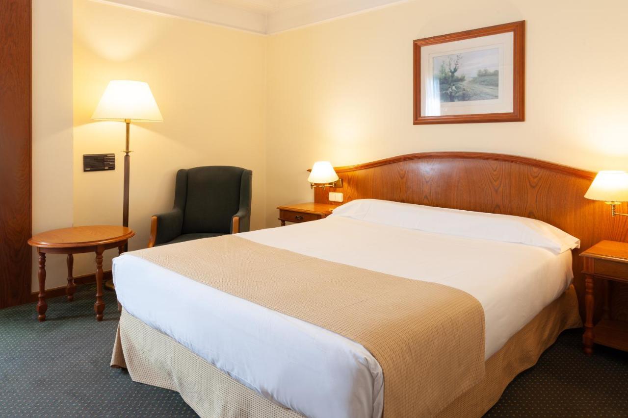 Hotel Hoyuela Сантандер Екстериор снимка